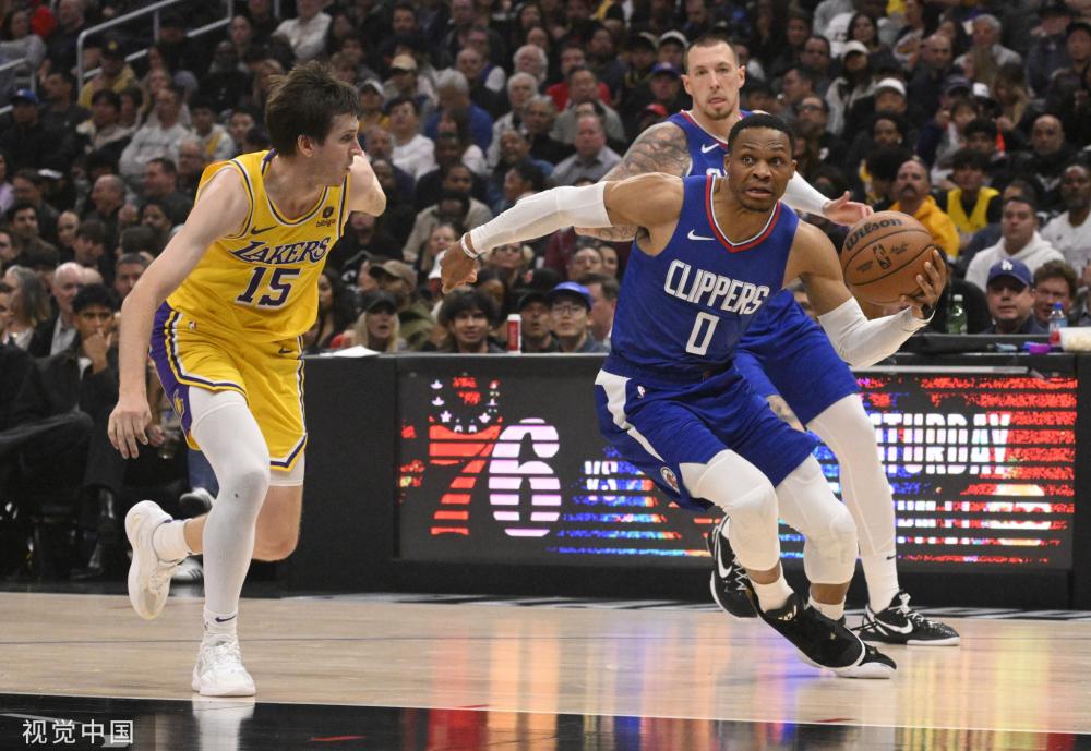 借助体育赛 借助体育赛