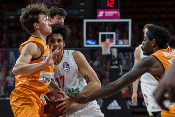 萨队内的整 萨队内的整